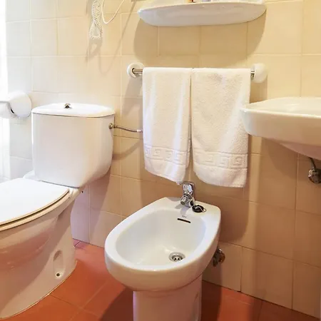 La Casona De Mestas ホテル 2*