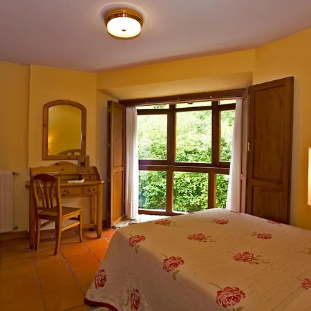 La Casona De Mestas 2* Ponga