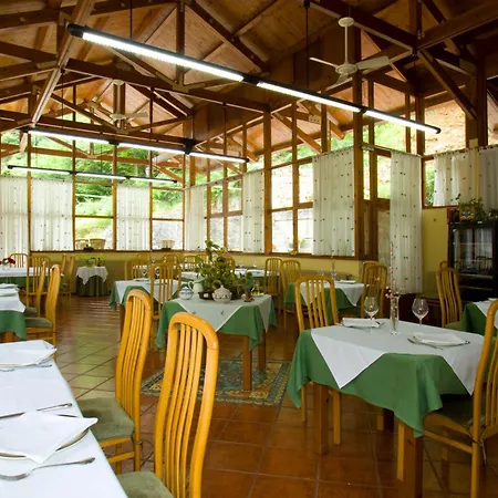 ホテル La Casona De Mestas