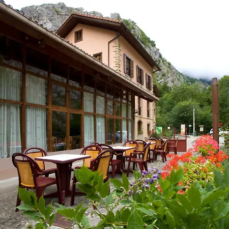La Casona De Mestas 호텔 2*