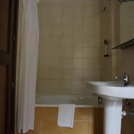 ホテル La Casona De Mestas 2*